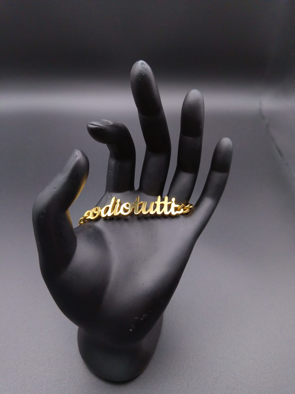 Bracciale "Odio tutti"